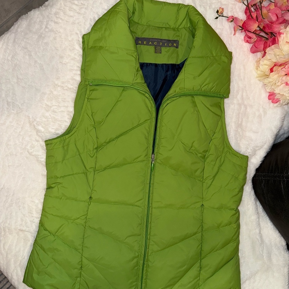 2 x 20$ Kenneth Cole Green Quilted Puffer Vest with High Collar